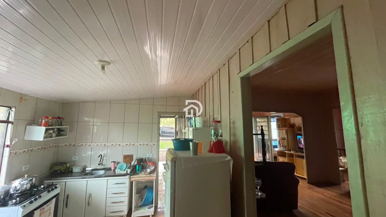 Casa a venda na av. Paraná em santa helena-pr.
