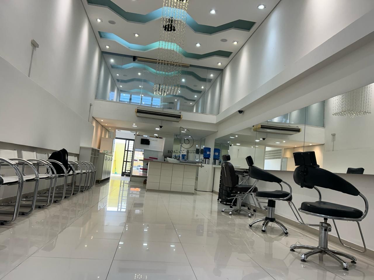 Comercial em Vila Hortência, Sorocaba - Salão de Beleza Mobiliado com Estrutura Completa para Cabeleireiros e Estética e - Foto 3