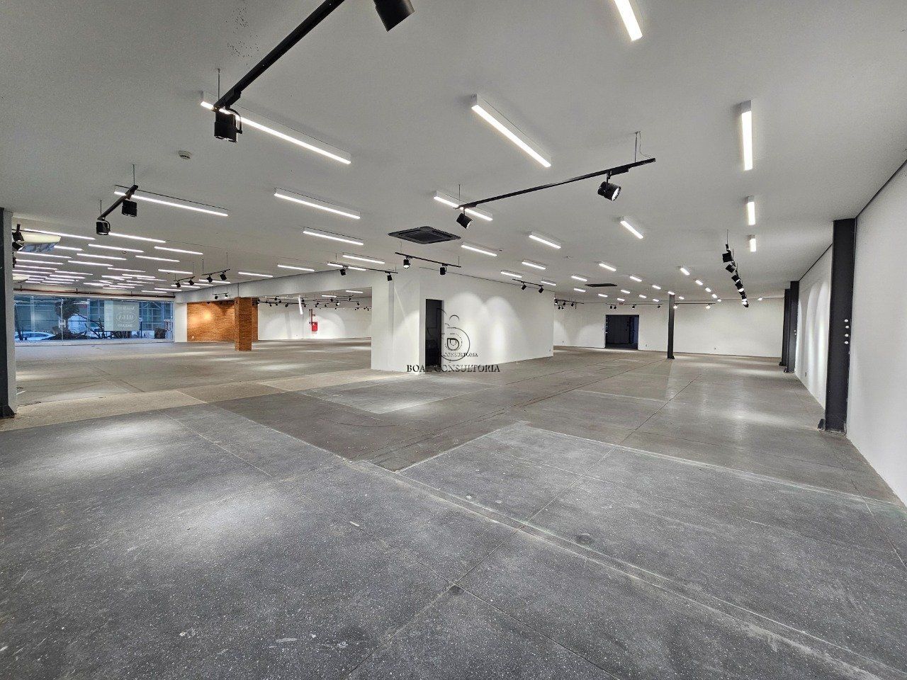 Comercial em Jardim Santa Rosália, Sorocaba - Ponto Comercial de Alto Padrão na Avenida Dom Aguirre, Sorocaba - 1.380m² - Foto 12