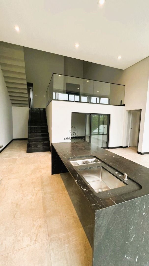 Casa, 3 quartos, 303 m² - Foto 4