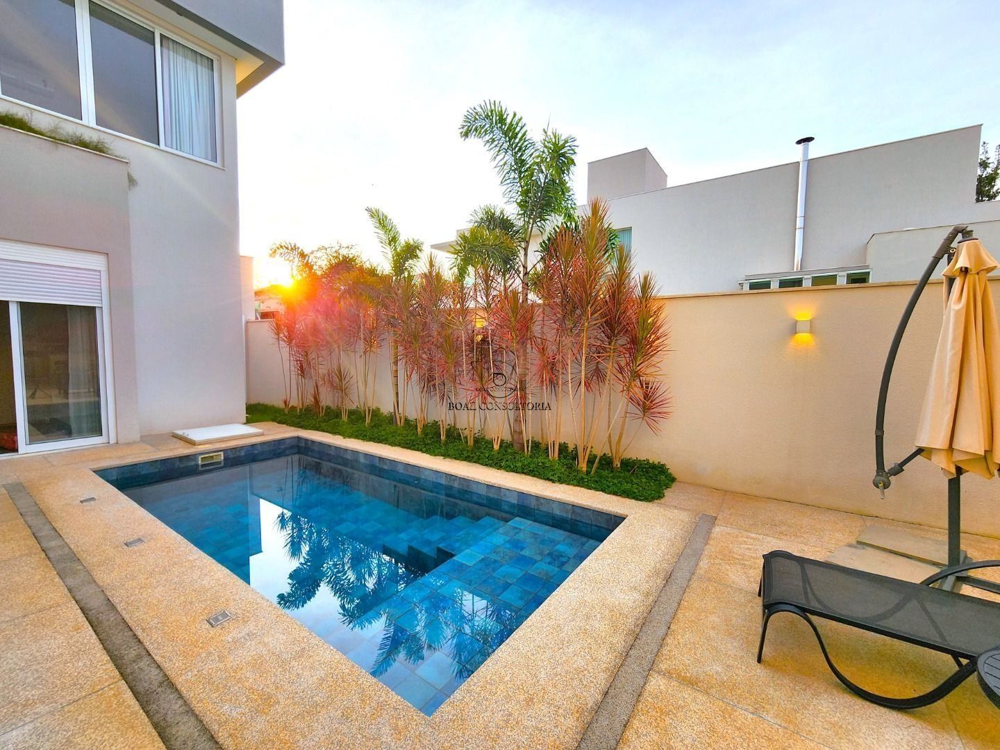 Casa em Bairro da Vossoroca, Sorocaba - Casa Sobrado Alto Padrão 320m² com 3 Suítes e Piscina no Cond. Mont Blanc - Soro