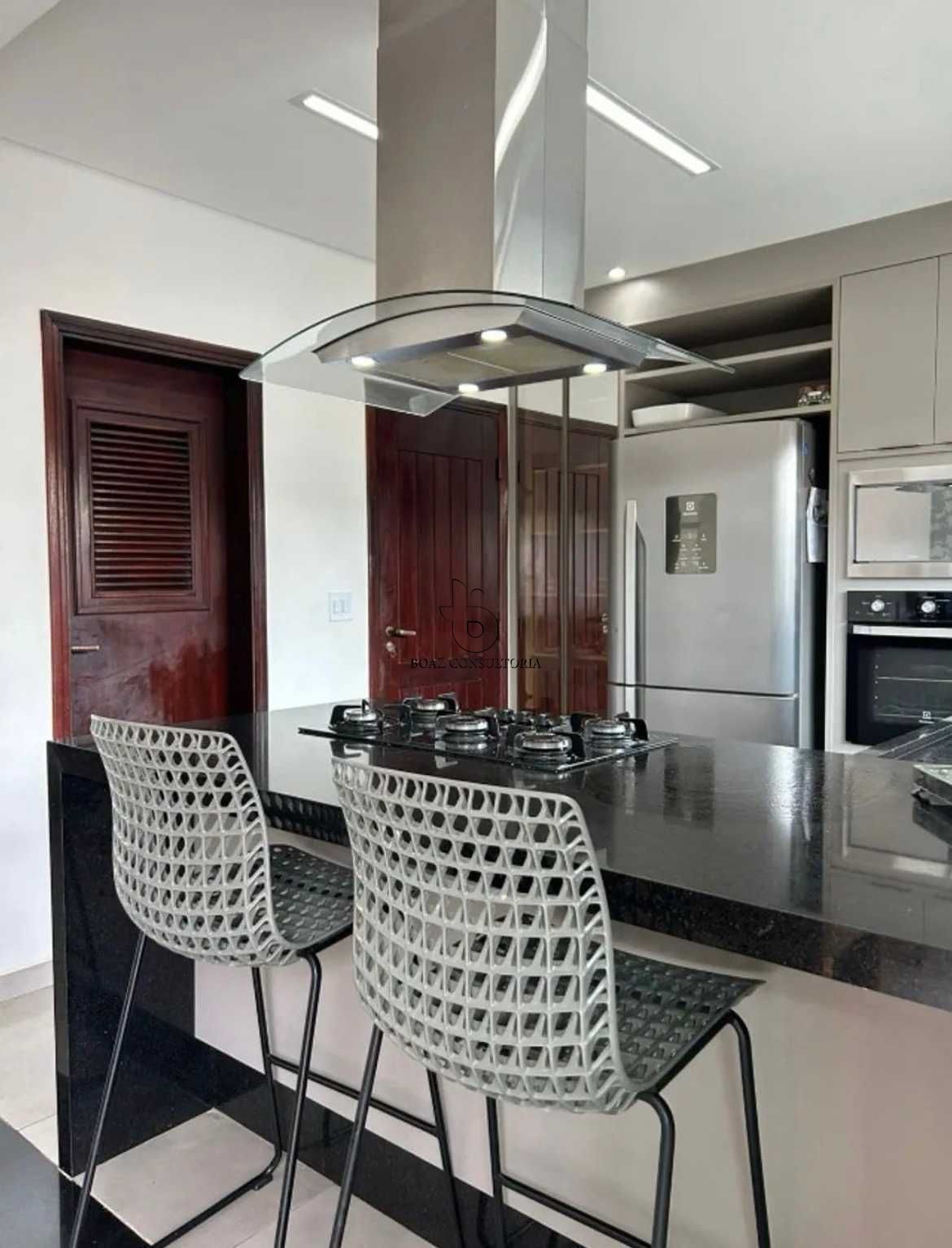 Casa, 4 quartos, 244 m² - Foto 2