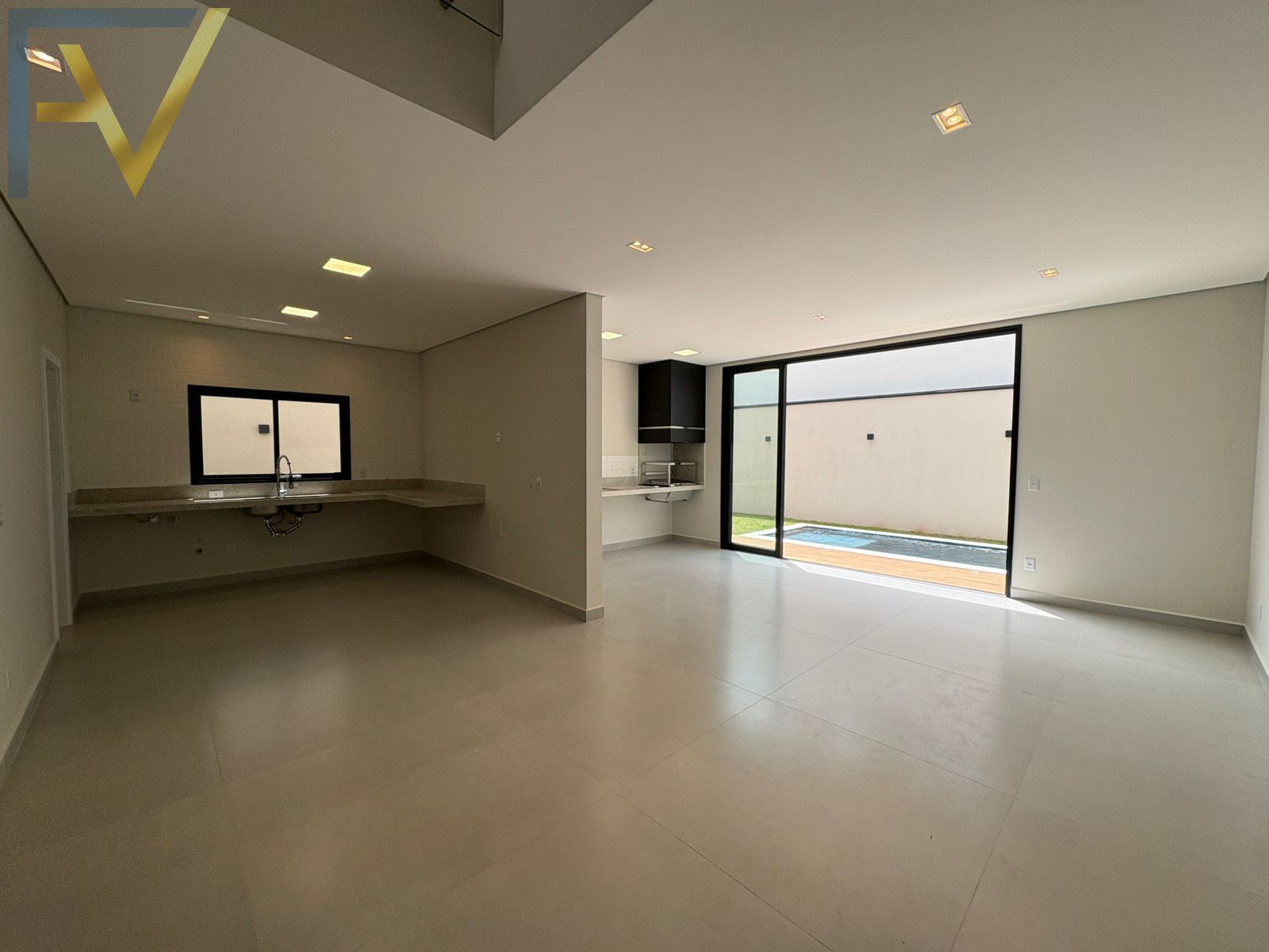 Casa, 3 quartos, 242 m² - Foto 3