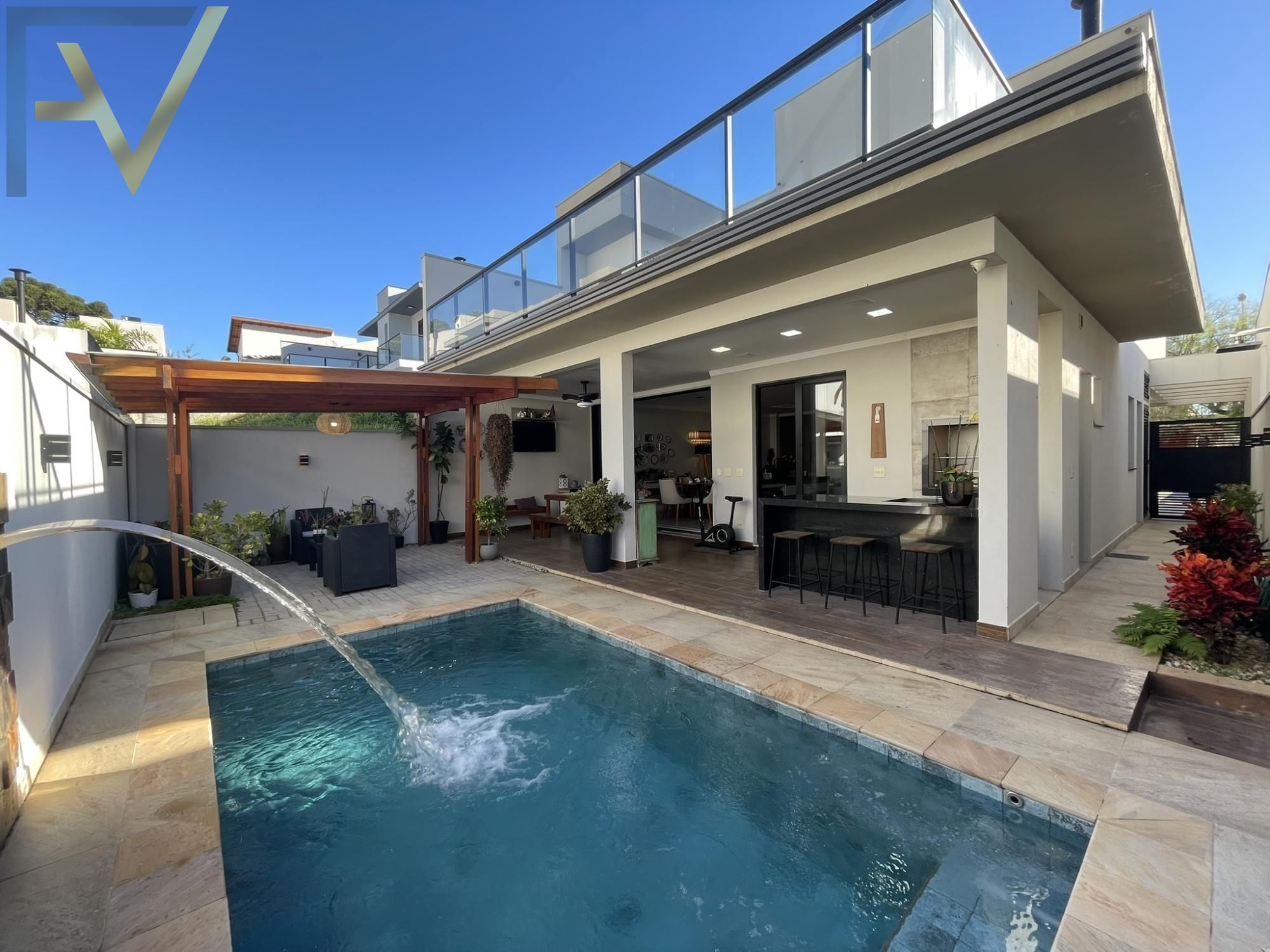 Casa, 3 quartos, 270 m² - Foto 2