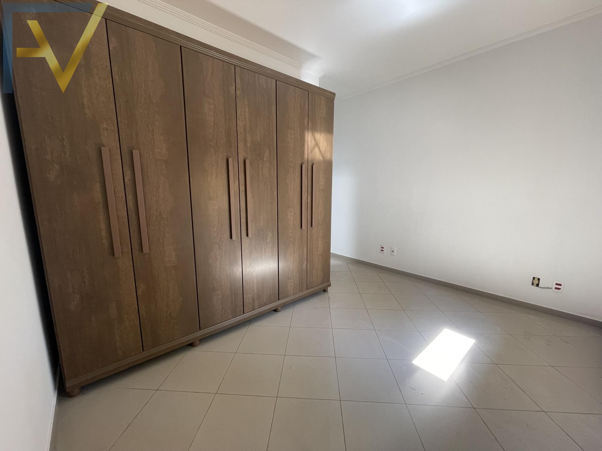 Casa, 4 quartos, 330 m² - Foto 29
