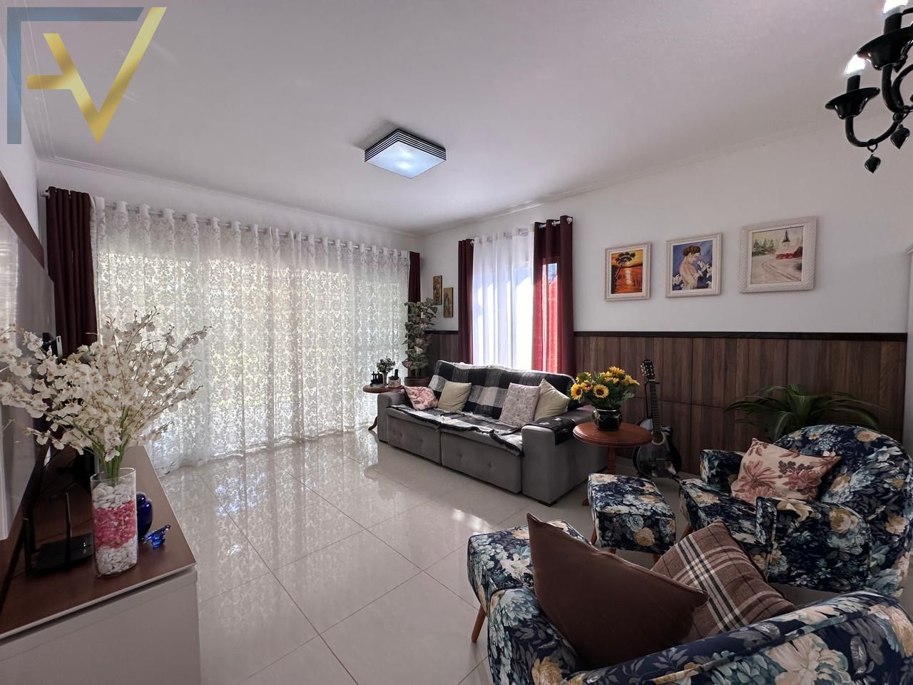 Casa, 4 quartos, 250 m² - Foto 2
