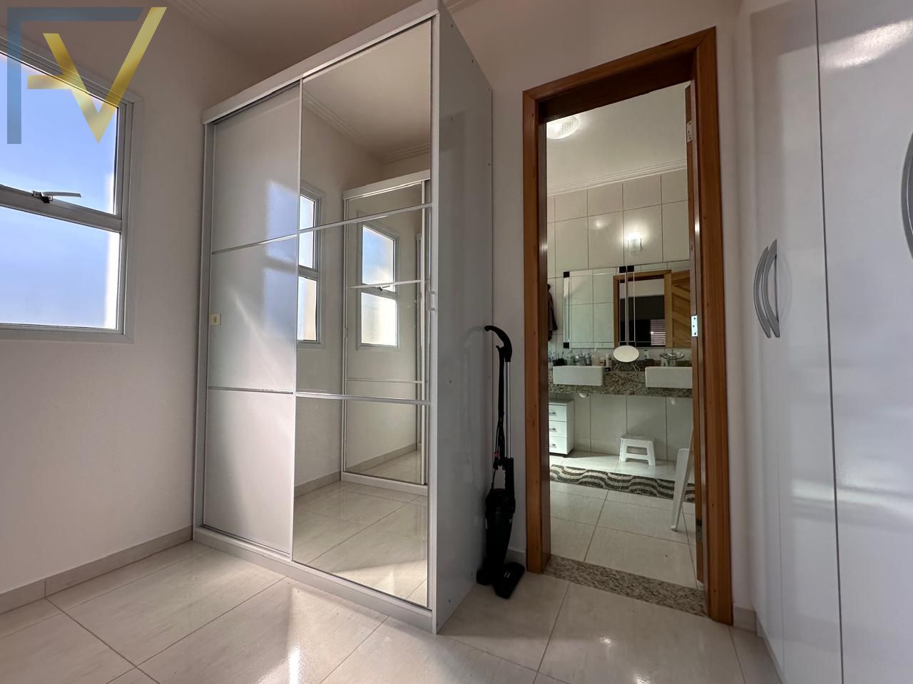 Casa, 4 quartos, 250 m² - Foto 31