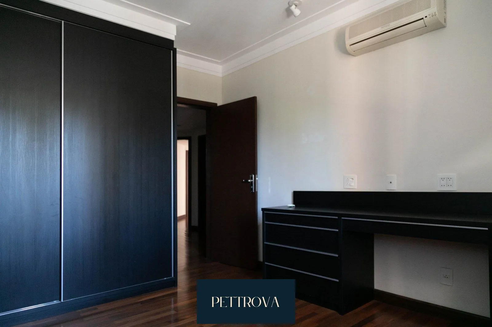 Apartamento com 4 Dormitórios à venda, 309 m² por R$ 2.400.000,00 Apartamento com 4 Dormitórios à venda, 309 m² por R$ 2.400.000,00