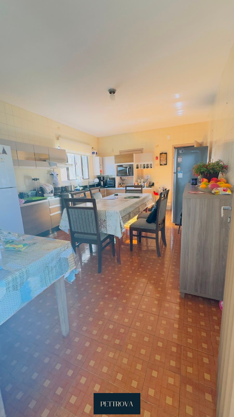 Excelente casa de esquina em laje com suite mais 2 quartos