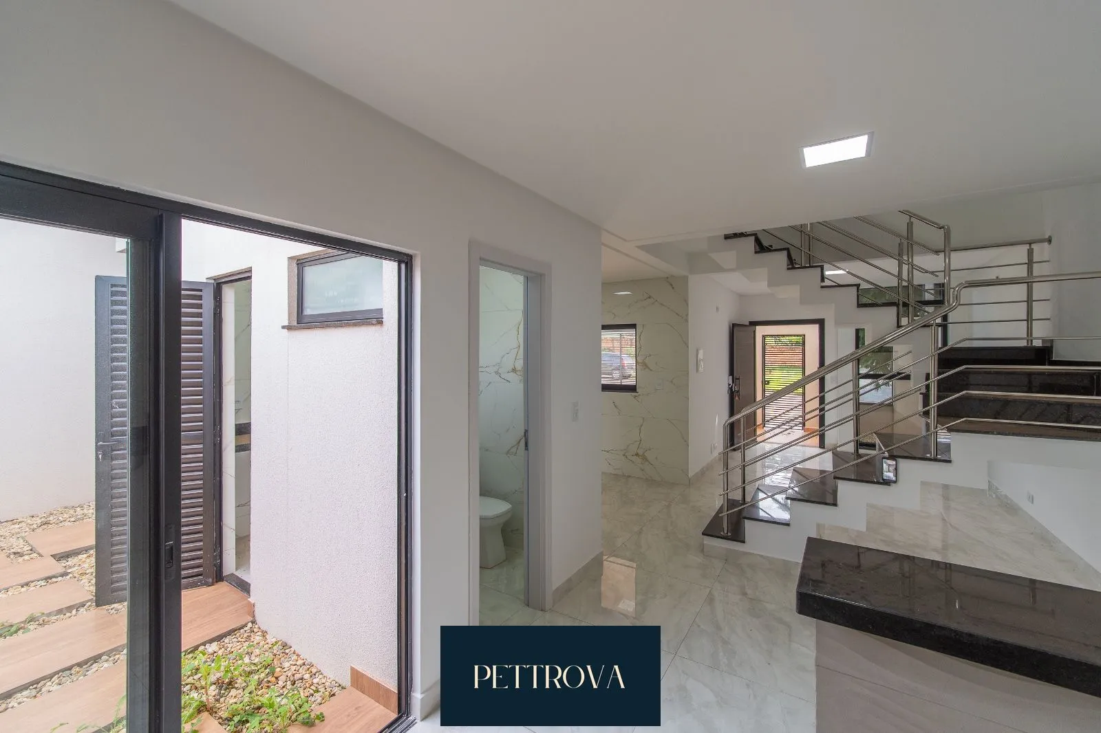 Sobrado com 3 Dormitórios à venda, 119 m² por R$ 789.000,00 Sobrado com 3 Dormitórios à venda, 119 m² por R$ 789.000,00