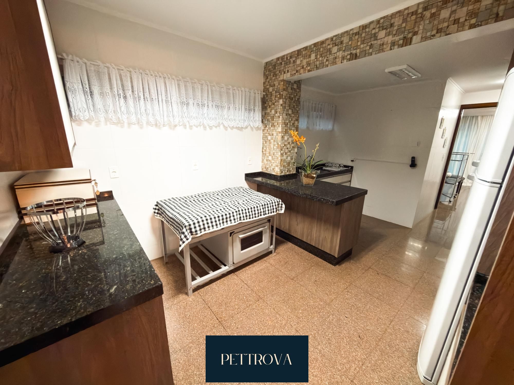 Apartamento com 3 Dormitórios à venda, 195 m² por R$ 1.300.000,00 Apartamento com 3 Dormitórios à venda, 195 m² por R$ 1.300.000,00