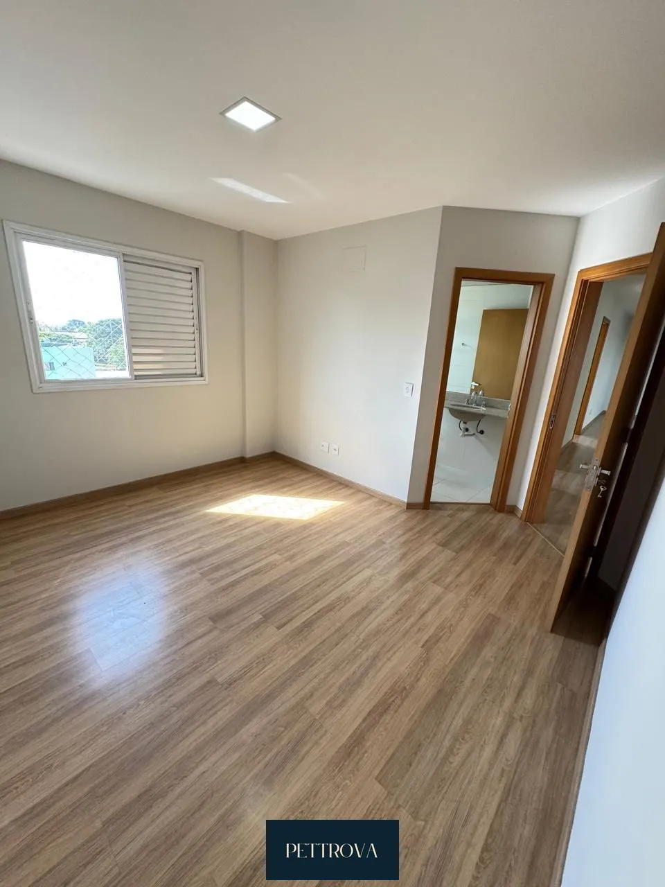 Apartamento com 3 Dormitórios à venda, 104 m² por R$ 780.000,00 Apartamento com 3 Dormitórios à venda, 104 m² por R$ 780.000,00