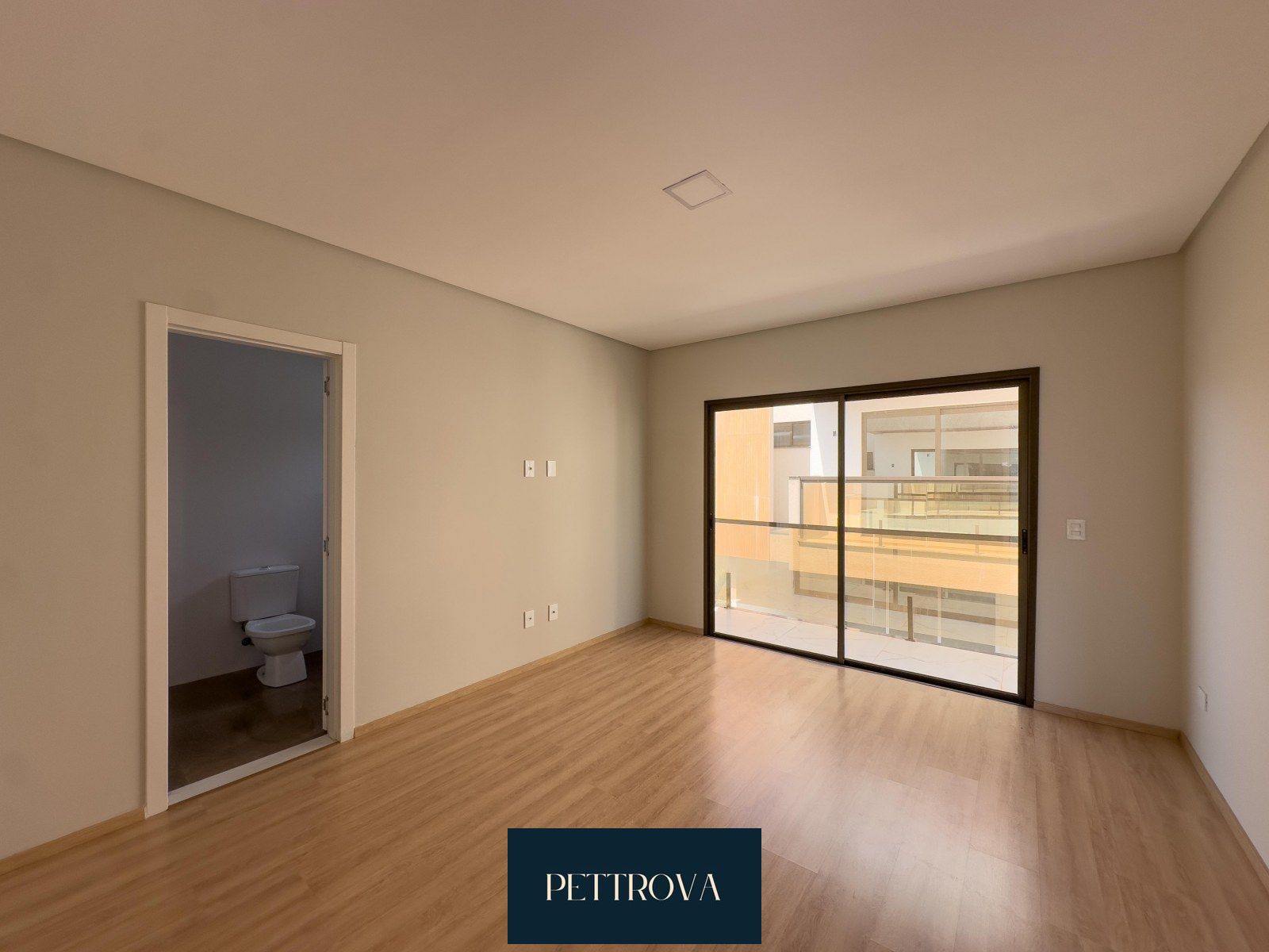 Sobrado com 3 Dormitórios à venda, 157 m² por R$ 819.000,00 Sobrado com 3 Dormitórios à venda, 157 m² por R$ 819.000,00
