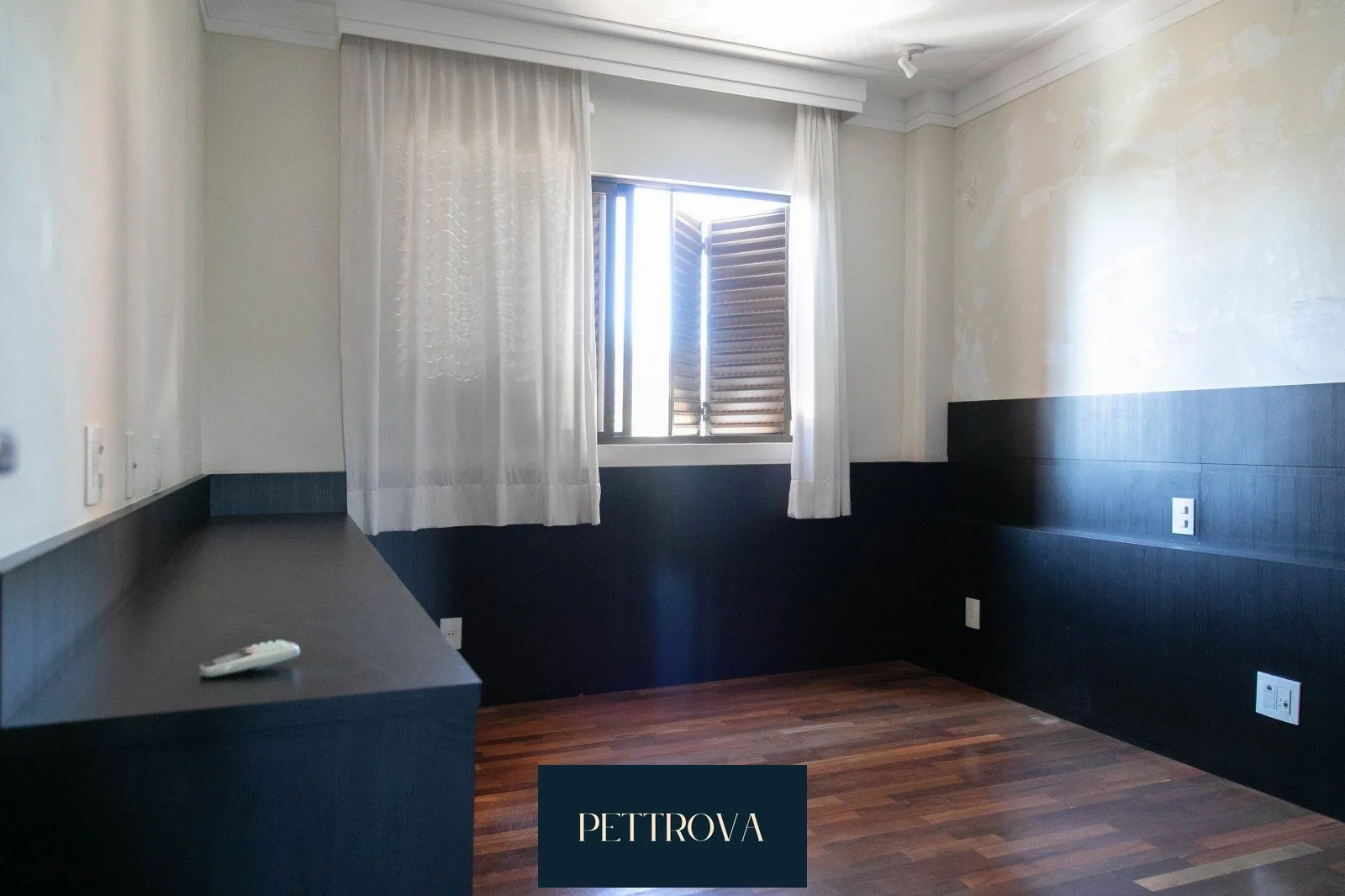 Apartamento com 4 Dormitórios à venda, 309 m² por R$ 2.400.000,00 Apartamento com 4 Dormitórios à venda, 309 m² por R$ 2.400.000,00