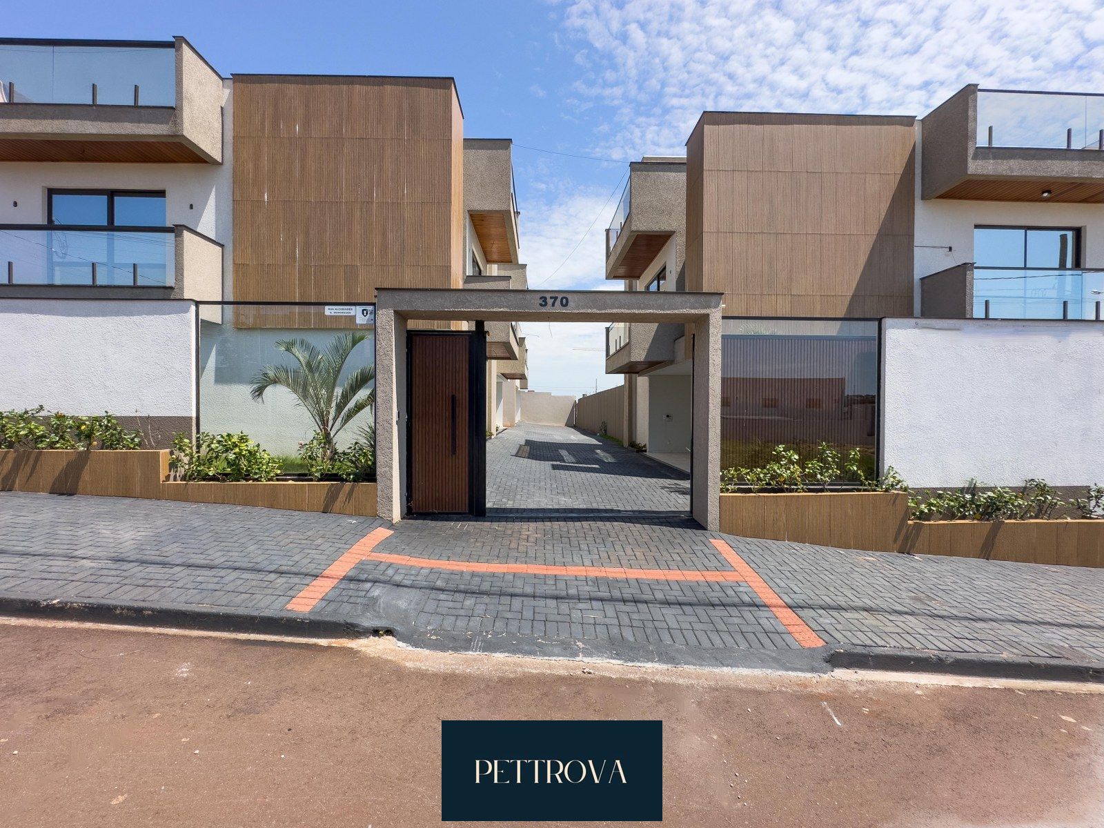 Sobrado com 3 Dormitórios à venda, 157 m² por R$ 819.000,00 Sobrado com 3 Dormitórios à venda, 157 m² por R$ 819.000,00