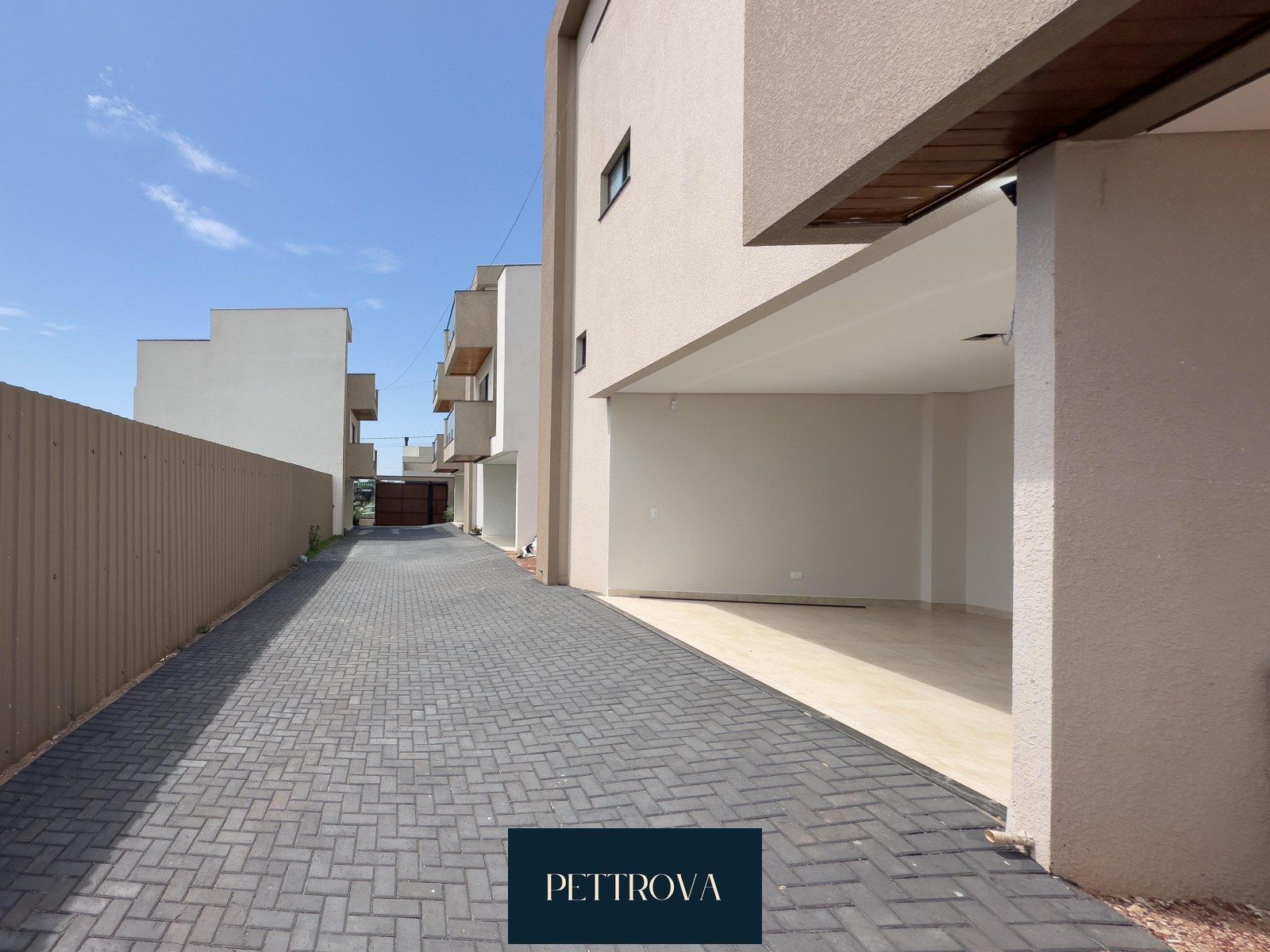 Sobrado com 3 Dormitórios à venda, 157 m² por R$ 819.000,00 Sobrado com 3 Dormitórios à venda, 157 m² por R$ 819.000,00