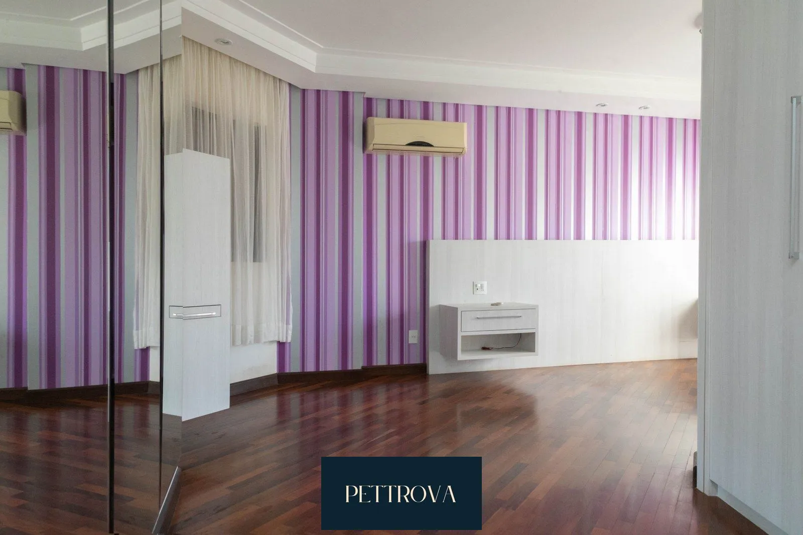 Apartamento com 4 Dormitórios à venda, 309 m² por R$ 2.400.000,00 Apartamento com 4 Dormitórios à venda, 309 m² por R$ 2.400.000,00