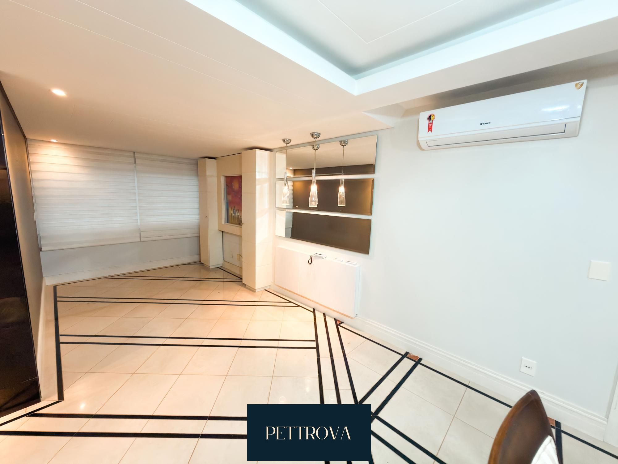 Apartamento com 3 Dormitórios à venda, 195 m² por R$ 1.300.000,00 Apartamento com 3 Dormitórios à venda, 195 m² por R$ 1.300.000,00