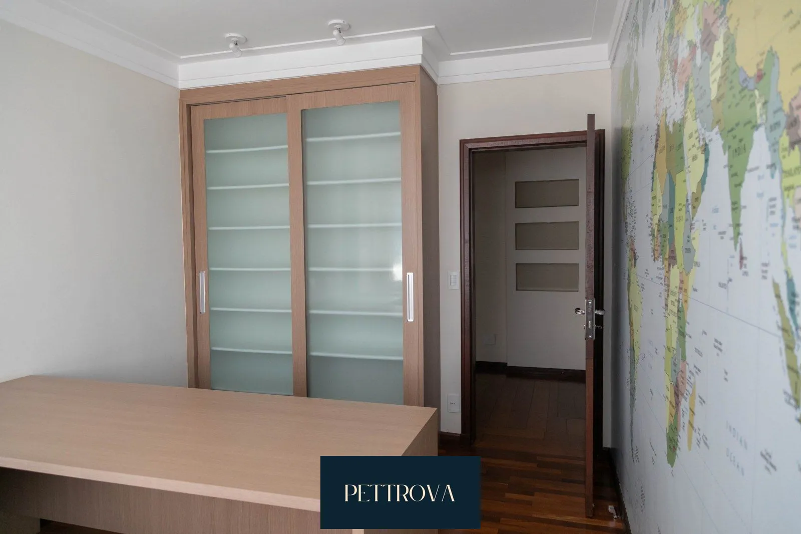 Apartamento com 4 Dormitórios à venda, 309 m² por R$ 2.400.000,00 Apartamento com 4 Dormitórios à venda, 309 m² por R$ 2.400.000,00