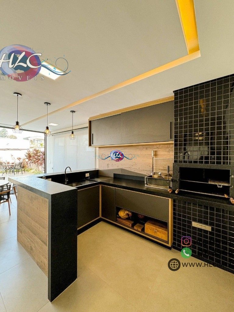 Casa em condomínio com 3 Dormitórios à venda, 289 m² por R$ 3.075.000,00 Casa em condomínio com 3 Dormitórios à venda, 289 m² por R$ 3.075.000,00