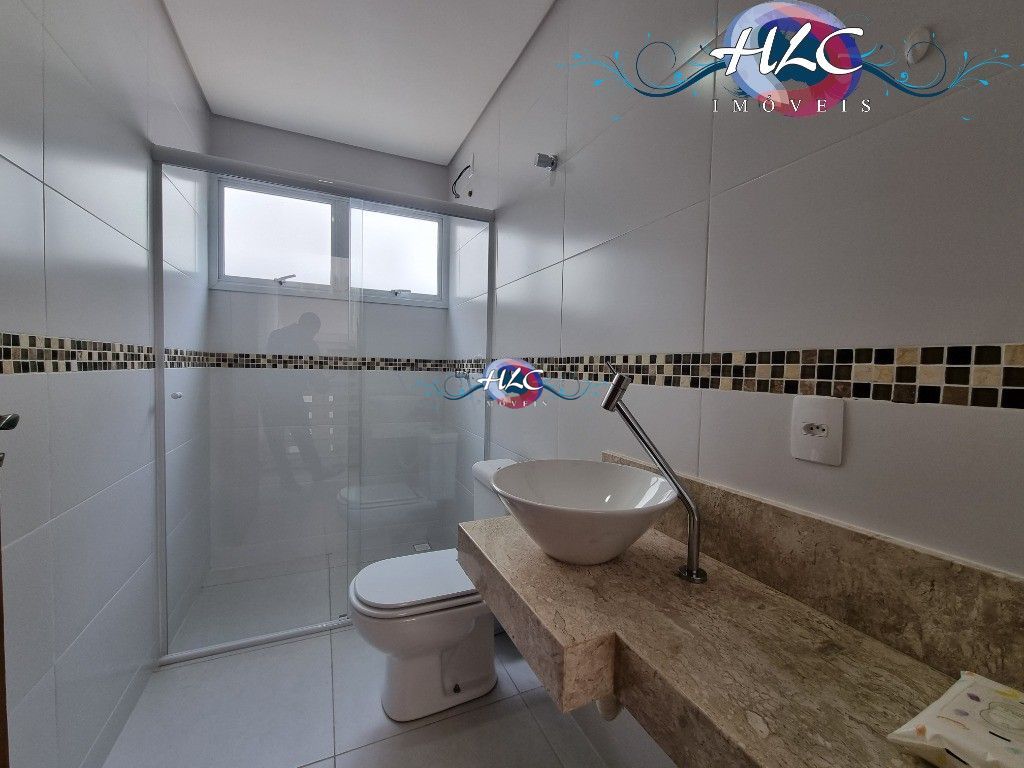 Sobrado com 3 Dormitórios à venda, 278 m² por R$ 1.175.000,00 Sobrado com 3 Dormitórios à venda, 278 m² por R$ 1.175.000,00