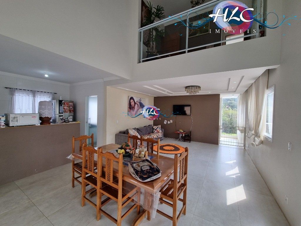 Sobrado à venda  no B. Cambarah - Jarinu, SP. Imóveis