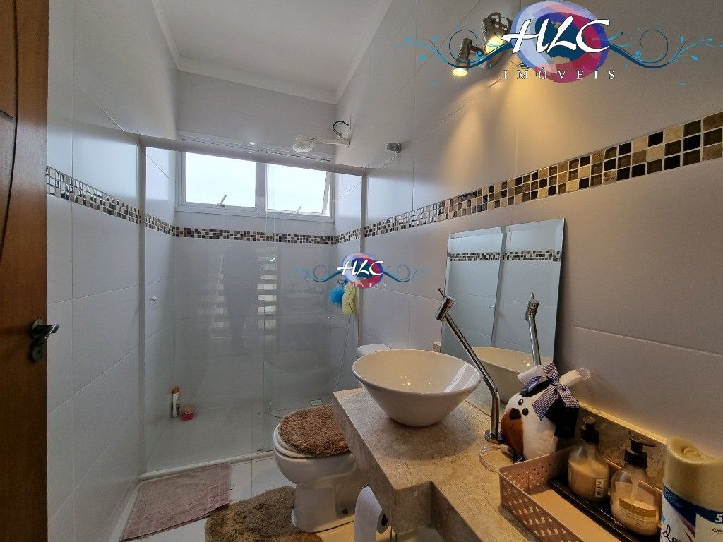 Sobrado com 3 Dormitórios à venda, 278 m² por R$ 1.175.000,00 Sobrado com 3 Dormitórios à venda, 278 m² por R$ 1.175.000,00