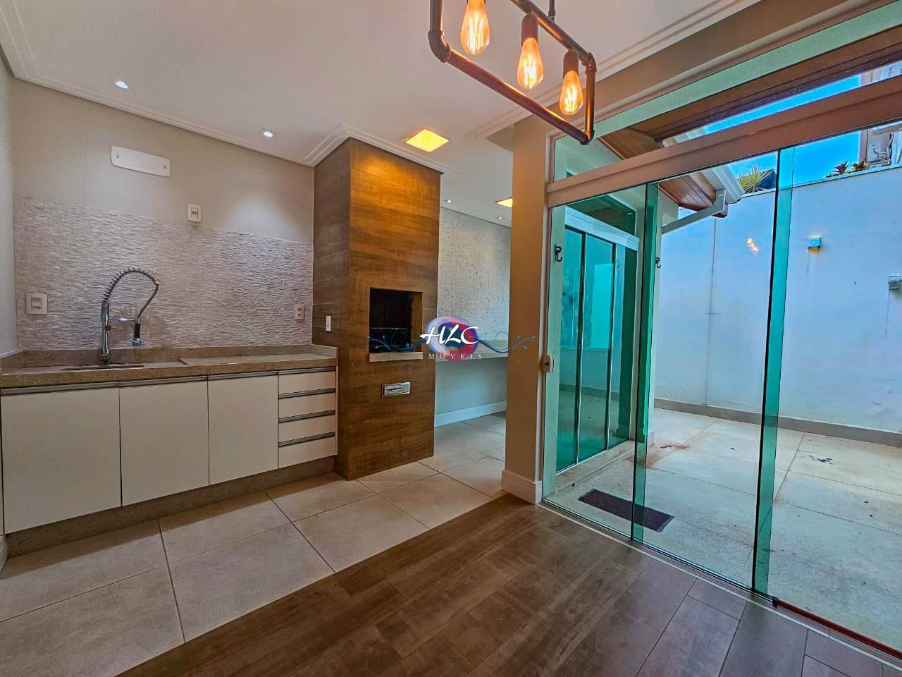 Casa em condomínio com 3 Dormitórios à venda, 120 m² por R$ 860.000,00 Casa em condomínio com 3 Dormitórios à venda, 120 m² por R$ 860.000,00