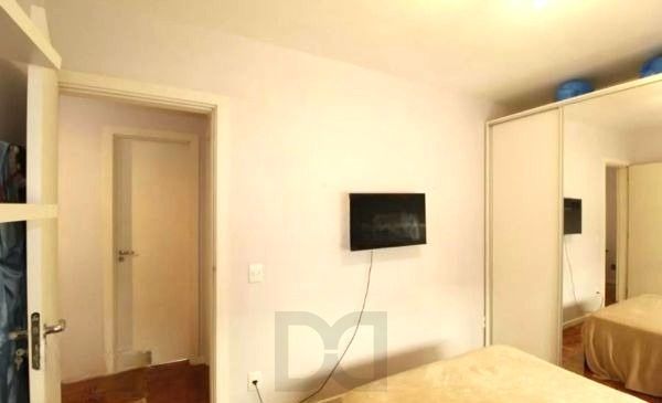 Apartamento no Petrópolis de 2 dormitórios REFORMADO — foto 11