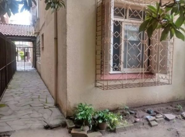 Apartamento de 2 dormitórios térreo DESOCUPADO no bairro Praia de Belas — foto 13