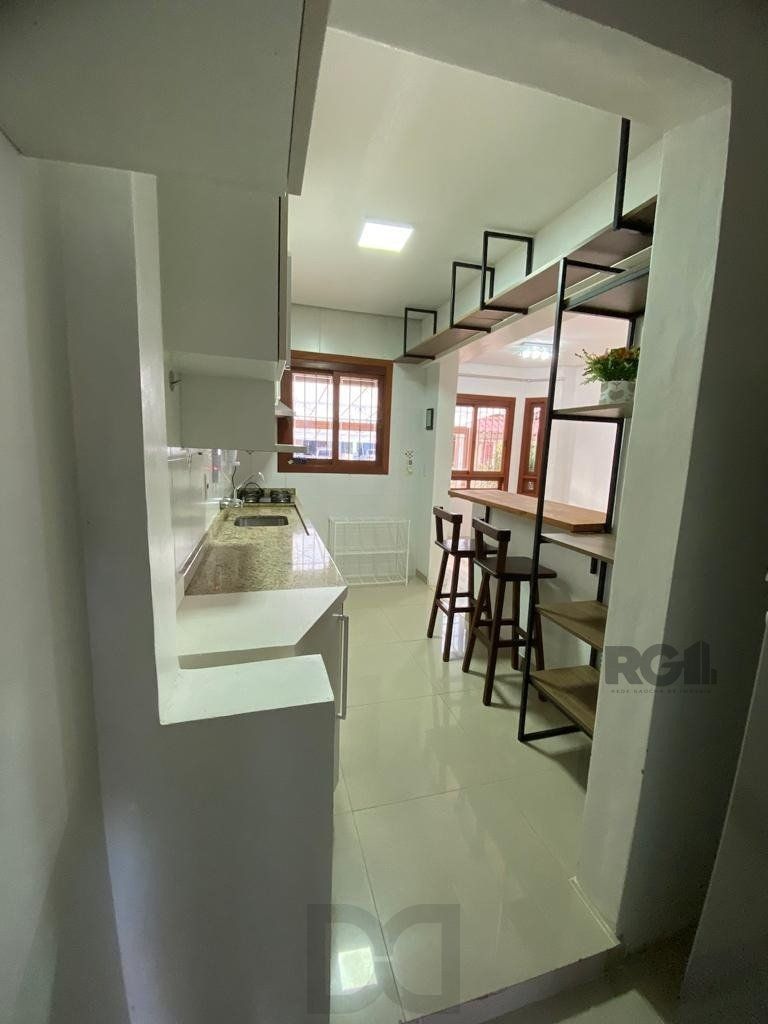 Casa térrea com 02 dormitórios e 01 vaga, no bairro Aberta dos Morros, em Porto Alegre. — foto 3
