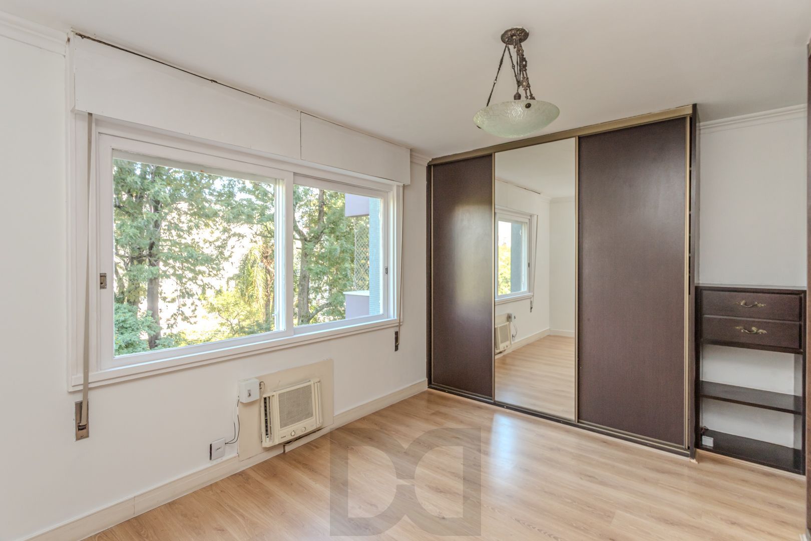 Apartamento no Moinhos de Vento de 3 dormitórios vaga e infra DESOCUPADO — foto 22