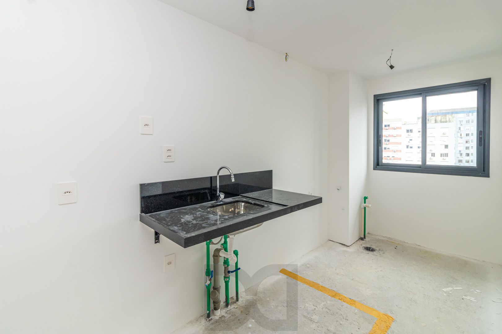 Apartamento no Go Cidade Baixa de 2 dormitórios vaga e infra  DESOCUPADO — foto 8