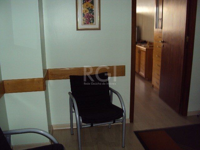 Conjunto / Sala para Venda MOBILIADA no bairro Petrópolis DESOCUPADA — foto 6