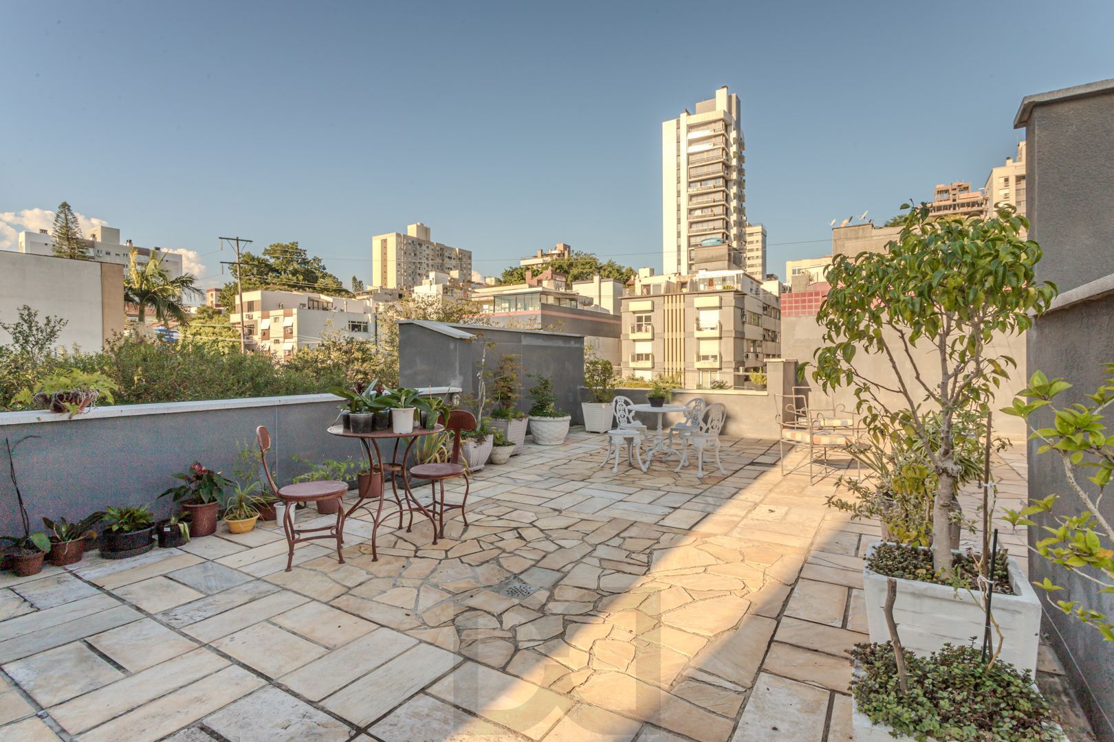 Cobertura duplex no bairro Petrópolis de 3 dormitórios *2 vagas e terraço — foto 1