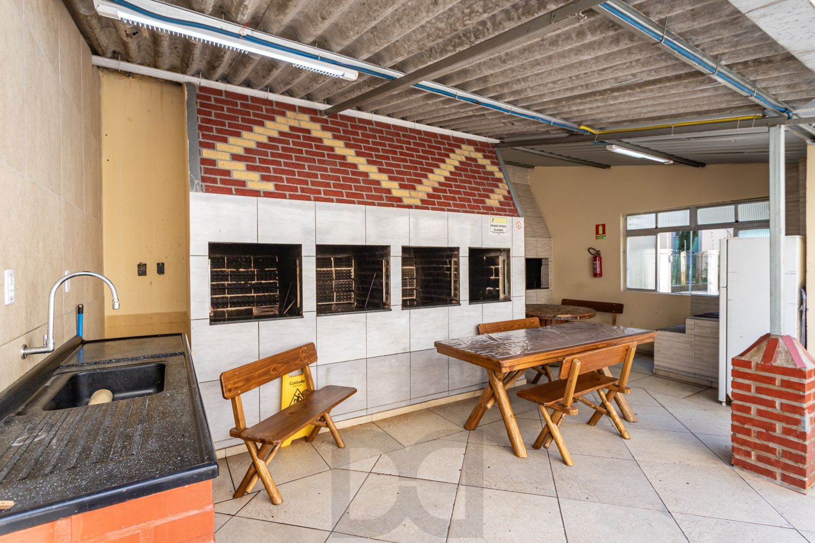 Apartamento no Humaitá de 2 dormitórios DESOCUPADO — foto 30
