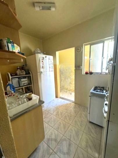 Apartamento no Centro de 2 dormitórios DESOCUPADO — foto 3