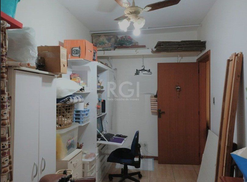 Apartamento no Menino Deus de 2 dormitórios e dependência térreo com pátio — foto 18