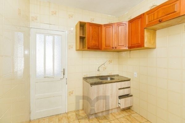 Apartamento de 2 dormitórios no bairro Santa Cecilia DESOCUPADO — foto 5