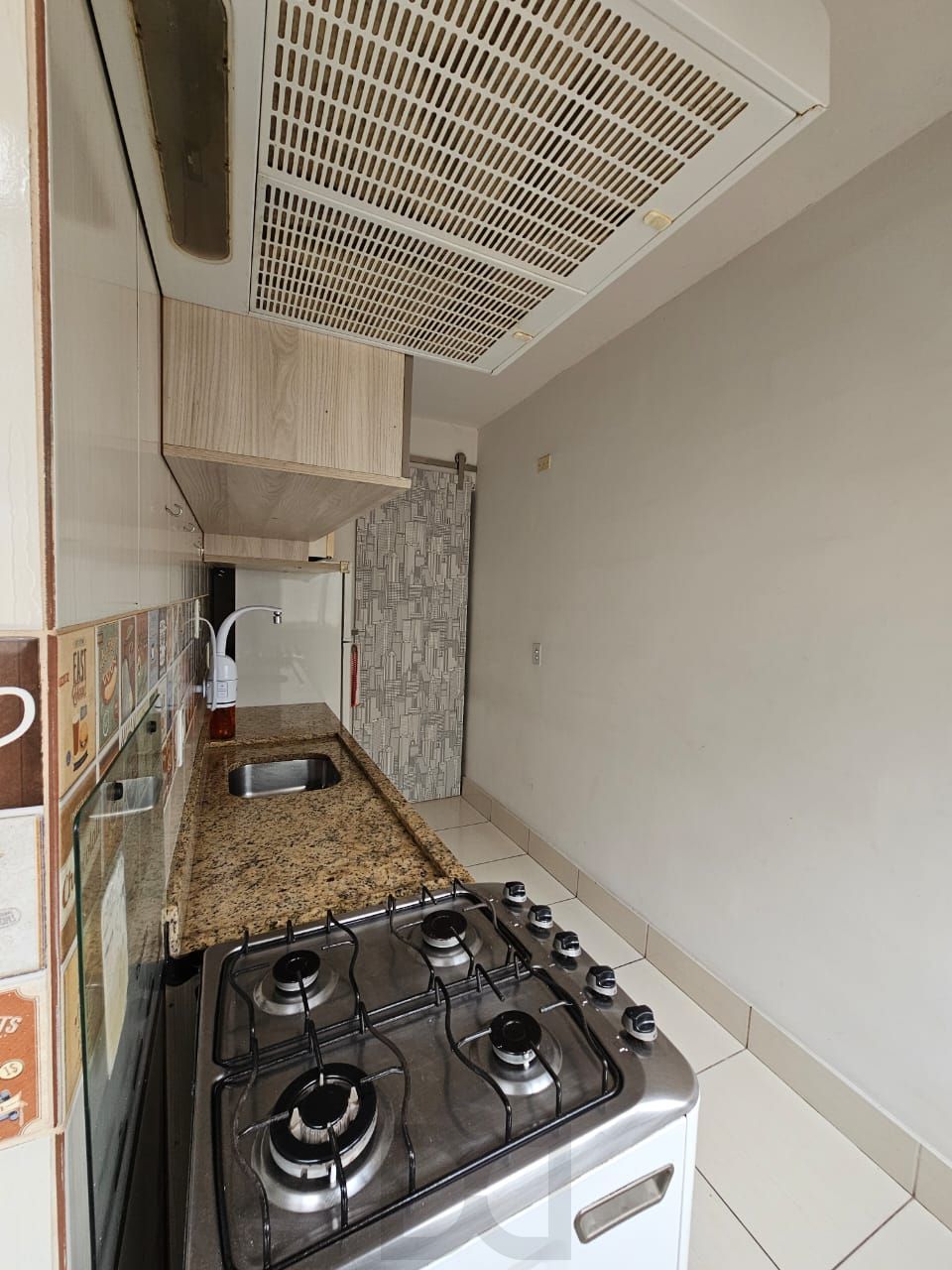 Apartamento no Partenon de 1 dormitório mobiliado DESOCUPADO — foto 17