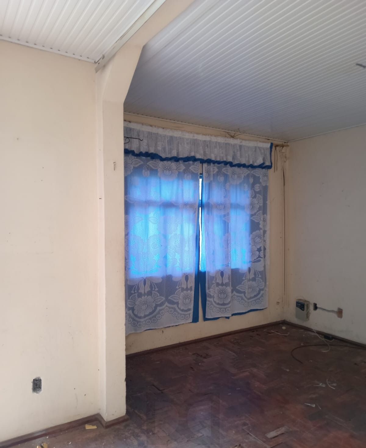 Casa no bairro Nonoai de 3 dormitórios e pátio — foto 9