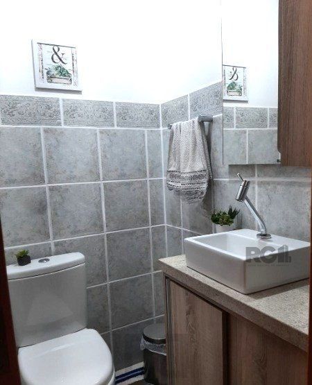 Sobrado triplex no Partenon de 3 dormitórios e 2 vagas — foto 8