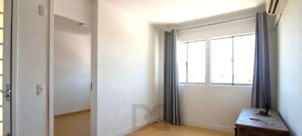Apartamento no Sarandi de 2 dormitórios e vaga semi mobiliado DESOCUPADO — foto 5