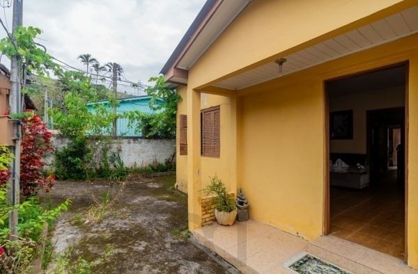 Casa / Terreno com 3 casas de alvenaria no bairro Morro Santana — foto 32