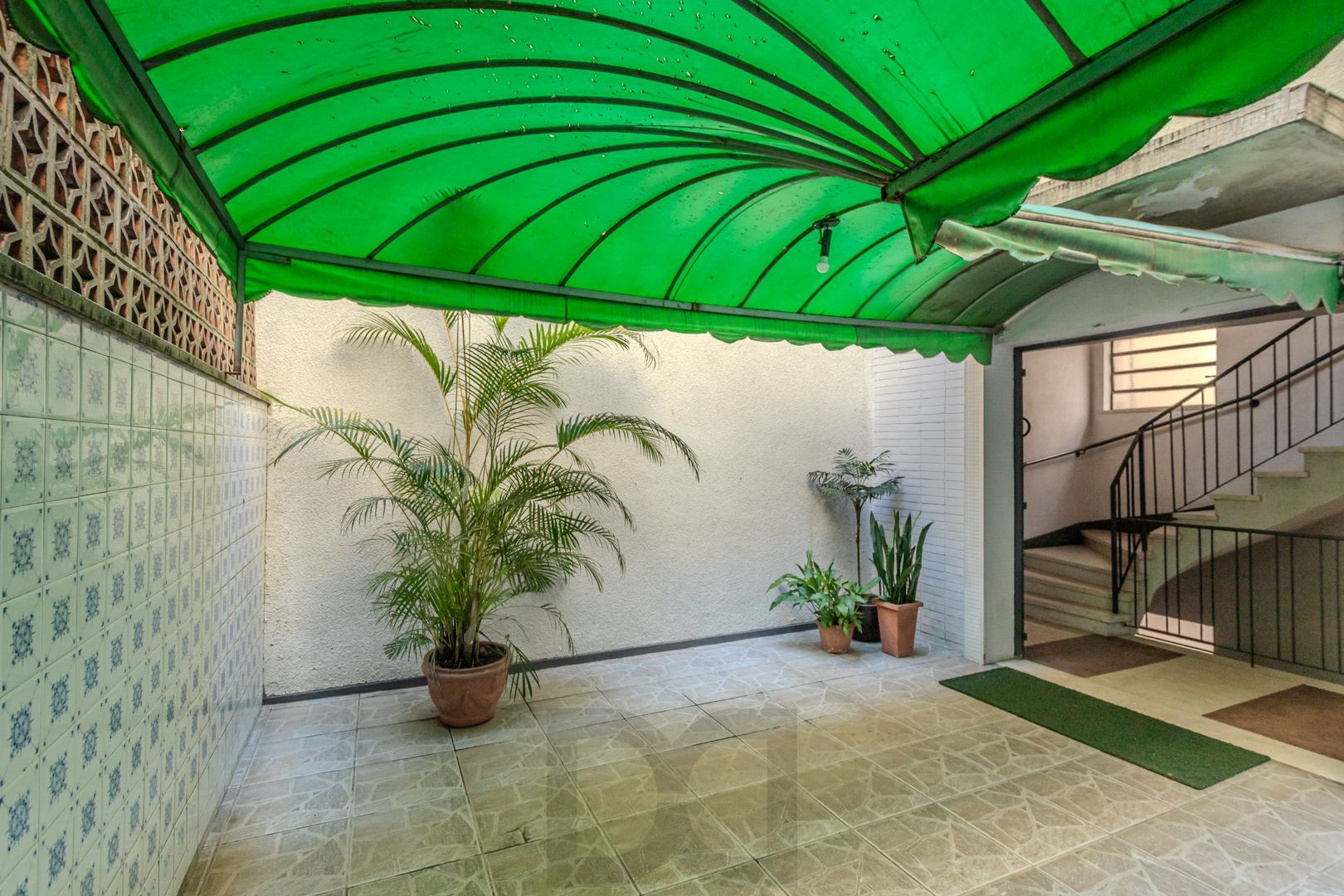 apto garden. no bairro Petrópolis,  com lindo pátio privativo. todo reformado. — foto 25
