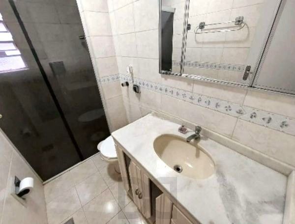 Apartamento no Menino Deus de 2 dormitórios e vaga DESOCUPADO — foto 7