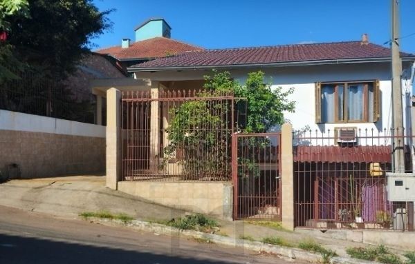 Casa no bairro Santa Fé com 3 dormitórios e 3 vagas — foto 1