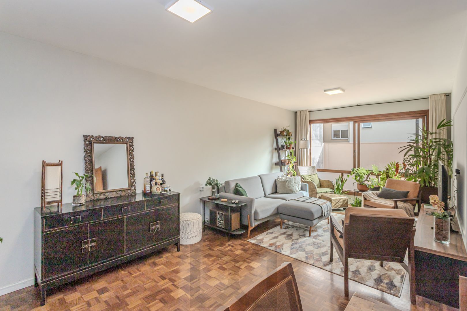 Apartamento de 3 dormitórios e vaga no bairro Petrópolis — foto 3