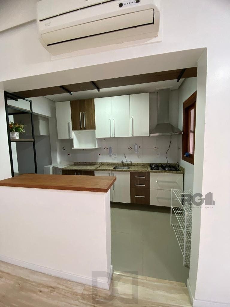 Casa térrea com 02 dormitórios e 01 vaga, no bairro Aberta dos Morros, em Porto Alegre. — foto 5