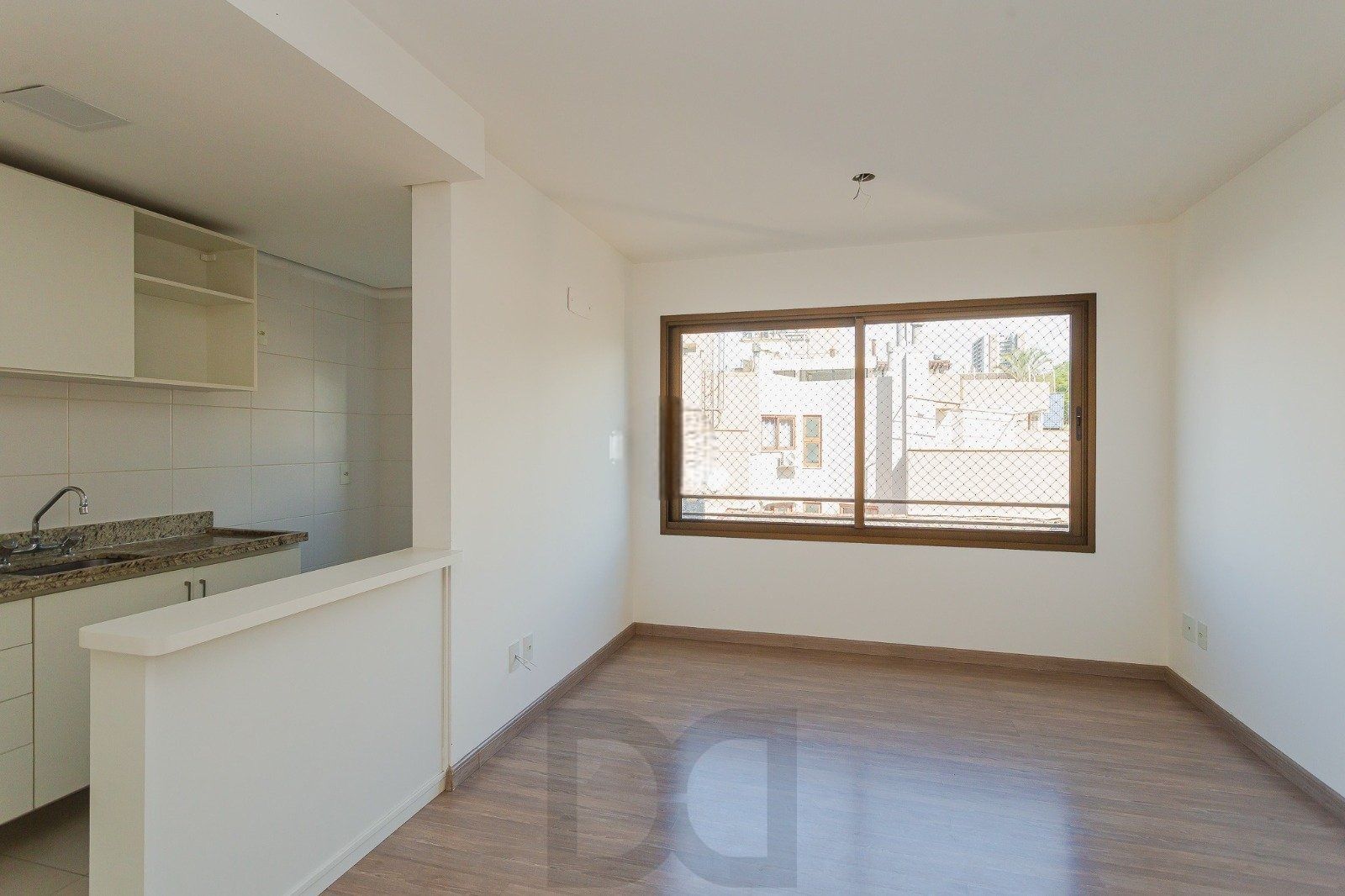 Apartamento 2 dormitórios, 1 suíte, 60m² privativos, 1 vaga coberta, no bairro Higienópolis. — foto 4